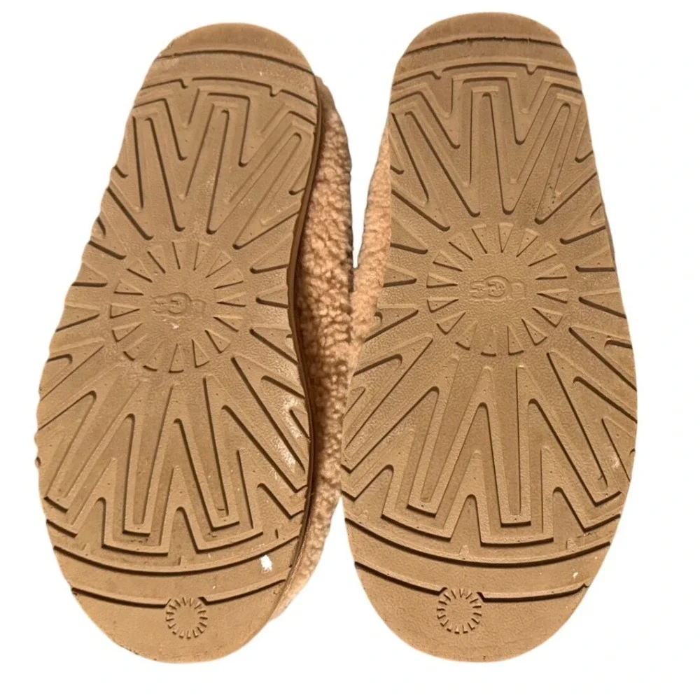 UGG Tasman Maxi Curly (Big Kid) Slippers, Chestnut, Size 3